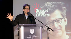 Grasset signe le Pacte de l'école québécoise